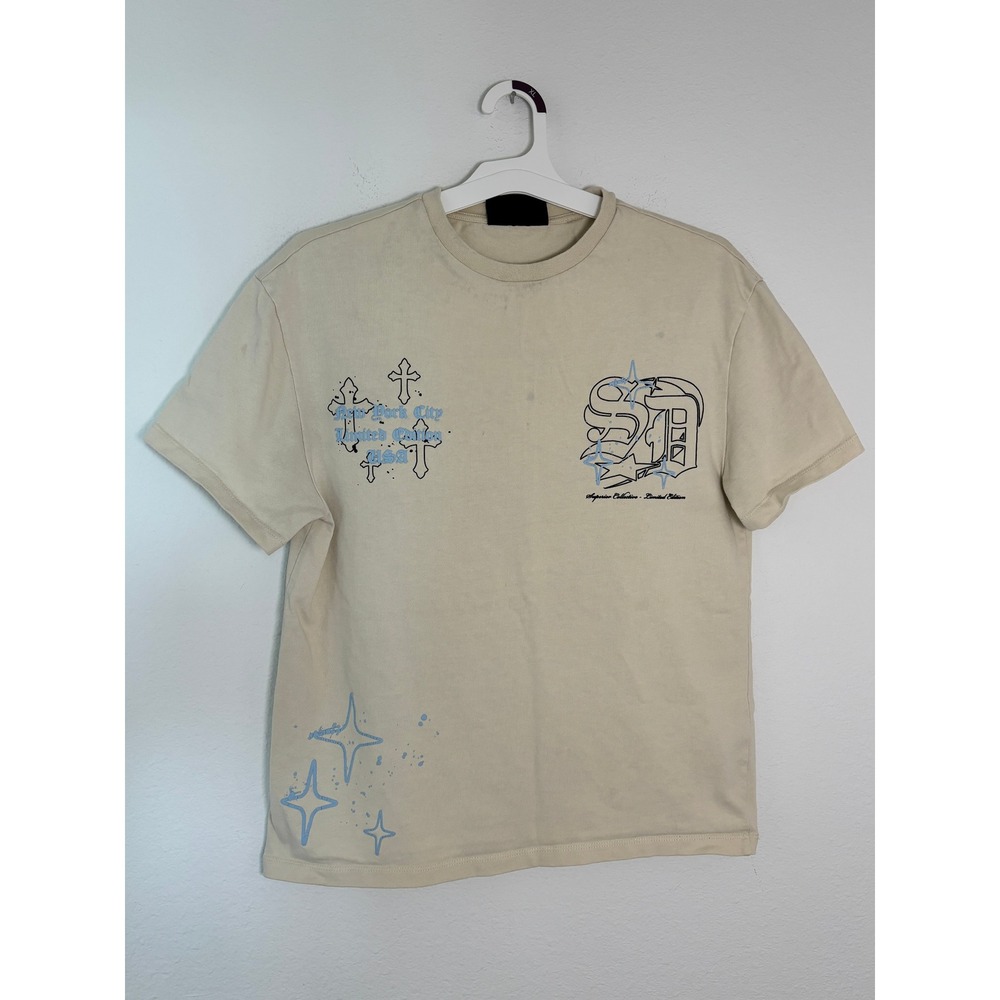 Supply & Demand NYC Graphic T-Shirt Beige Gothic Script Mens Small